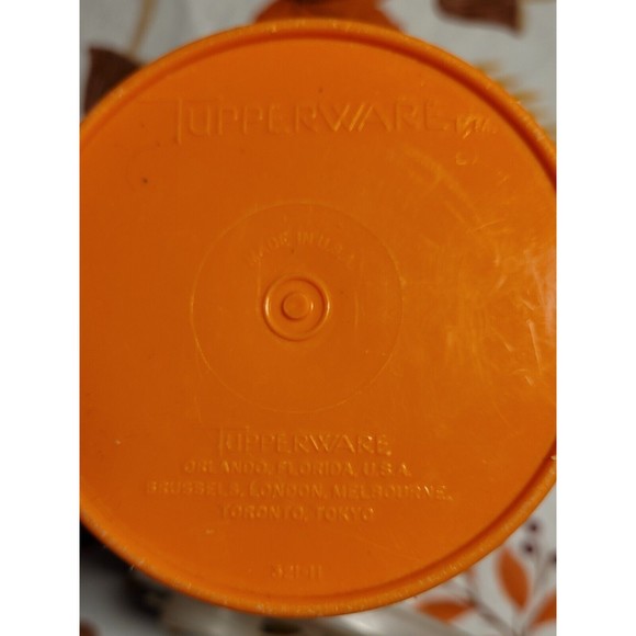 Tupperware Vintage Orange Container 321-11 Pour Lid 563-21 Container 32oz - Picture 4 of 9